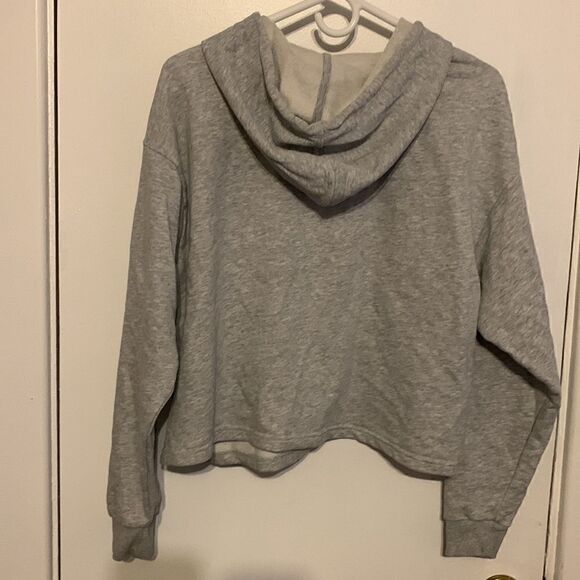 Puma EUC gray cropped hooded sweatshirt Size L - Picture 3 of 3